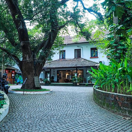 Old Lighthouse Bristow Hotel Kochi Exterior foto
