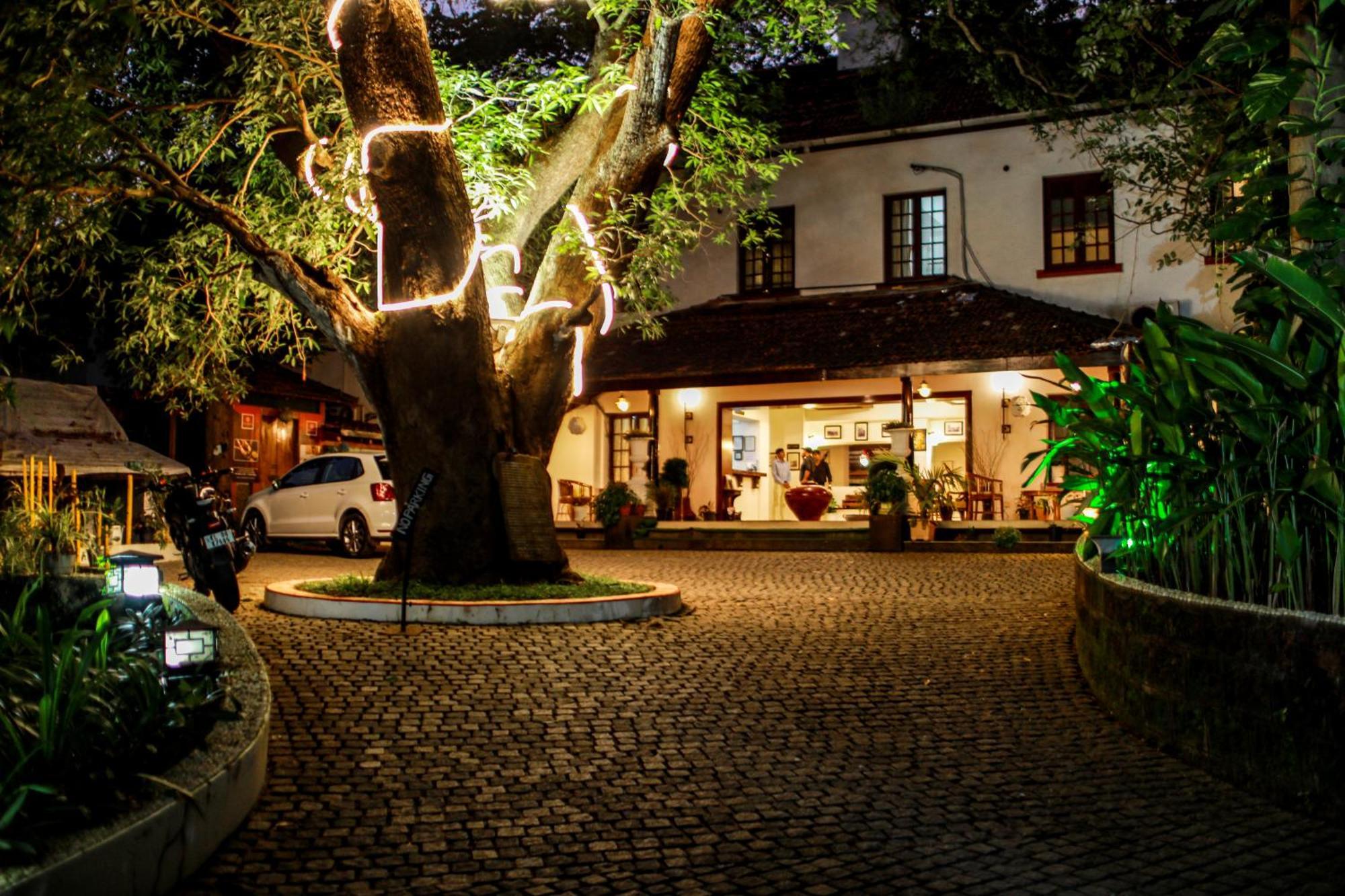 Old Lighthouse Bristow Hotel Kochi Exterior foto
