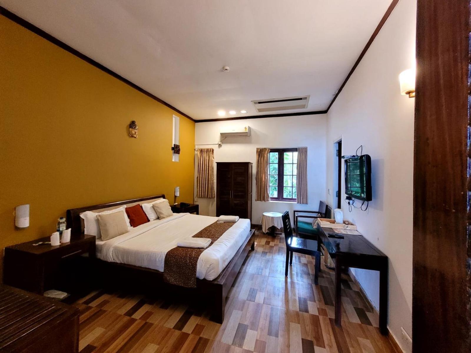 Old Lighthouse Bristow Hotel Kochi Exterior foto
